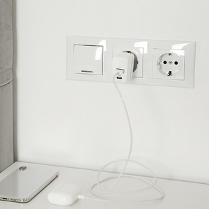 Qoltec 51825 GaN 45W laadija, 5-20V, 1.5-3A, 1 x USB-C PD, 1x USB QC 3.0, valge