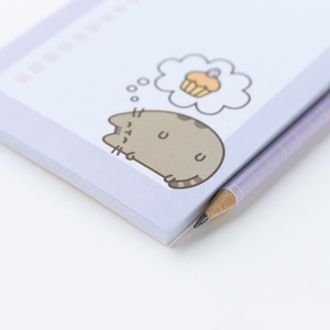 Pusheen Moments magnetiga märkmik külmkapile koos pliiatsiga