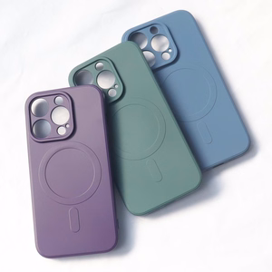 MagSafe compatible silicone ümbris jaoks iPhone 15 Pro Silicone Ümbris - cream