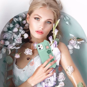 Kingxbar Sweet Series case decorated with original Swarovski crystals iPhone 12 mini green