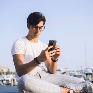 Spigen Optik Pro GLAS.TR ”EZ FIT” Camera Protector 2-PACK jaoks iPhone 16 Pro / Pro Max - Brown