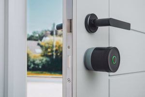 Yale Linus Smart Lock L2 Lite - smart door lock (hõbedane)