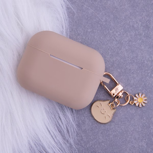Airpods 3 karamelli värvi ümbris koos ripatsiga