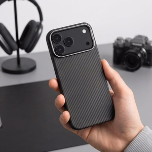 Tech-Protect Ion Carbon MagSafe ümbris iPhone 18 Pro Max / 17 Pro Max – must ja hõbedane