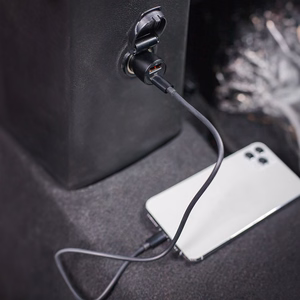 Maxlife MXCC-04 PD QC autolaadija 1x USB-C 1x USB 20W must + USB-C - Lightning kaabel 27W