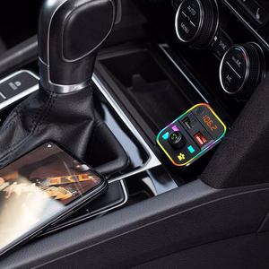 Bluetoothiga auto FM-saatja, 2 USB-porti