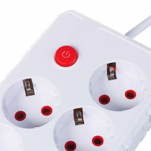 Maclean MCE393 W – pistikupesa pikendusjuhe, 4 pistikupesa + 3×USB, 110–240 V AC, 50/60 Hz, 2,1 A, kuni 2500 W, 3 m, valge