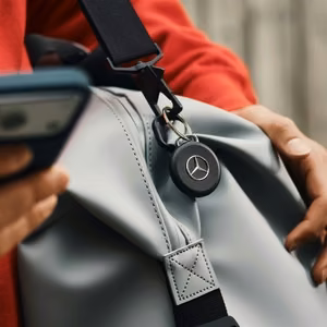 Chipolo LOOP Mercedes – laetav Bluetooth-jälgimisseade silikoonrihmaga iOS-i ja Androidi jaoks, must
