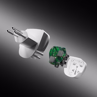 SBS CH Travel Adapter - Universal - Valge