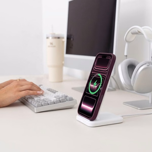 Tech-Protect MagOne CC MagSafe ümbris 2 karastatud klaasiga mudelitele iPhone 18 Pro / 17 Pro, läbipaistev bordo