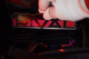 DDR4 8GB 3200MHz UDIMM goodram RIVAL särav punane