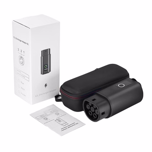 V2L Type 2–Schuko adapter, 3500 W, võimsusnäidiku ja ümbrisega – must