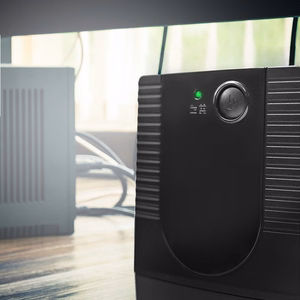 Qoltec 53774 katkematu toiteallikas (UPS) Line-Interactive 1 kVA 600 W 1 AC pistikupesa