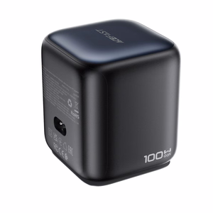 Acefast Z10 GaN 100 W 3 × USB laualaadija sissetõmmatava USB-C-kaabli ja TFT-ekraaniga, must