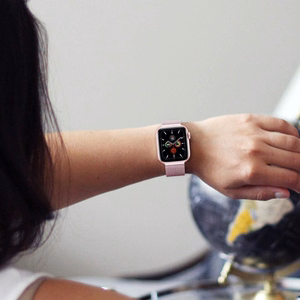 TECH-PROTECT MILANESEBAND APPLE WATCH 4 / 5 / 6 / 7 / 8 / 9 / SE (38 / 40 / 41 MM) TÄHEVALGUS