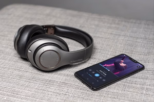 Kruger&Matz Street 3 Wireless juhtmeta kõrvapealsed kõrvaklapid, mustad