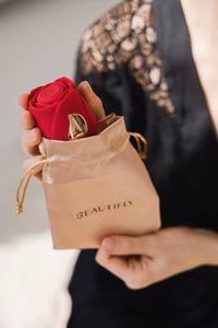 Beautifly Rose Glow Pleaser Self Love massaažiseade, punane