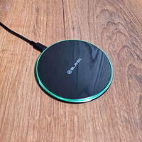 Blavec induktsioonlaadija BQI-07 Qi 15W UniCharge (BQI07-QIB) must klaasist