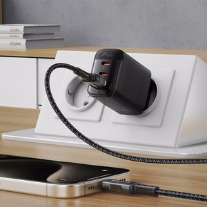 Acefast A108 GaN PD seinaklaadija, 67 W, 2 × USB-C, 1 × USB-A, must