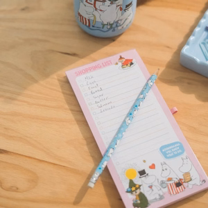 Moomins magnetiline külmkapile kinnitatav ostunimekirjaplokk pliiatsiga, 10 × 21 cm
