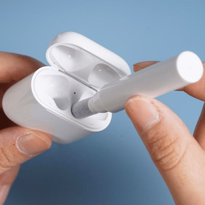 AirPods cleaning kit - white