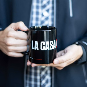 La Casa De Papel Logo keraamiline kruus kinkekarbis, 330 ml