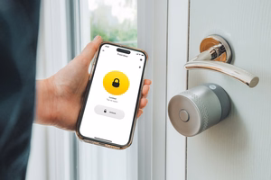 Yale Linus Smart Lock L2 Lite - nutikas ukselukk hõbedane