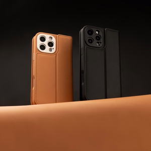 Moshi Overture MagSafe ümbris seadmele iPhone 16 Pro, eemaldatava vegannahast rahakotiga, Caramel Brown värvitoonis
