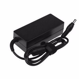 Green Cell AD25P vooluadapter siseruumideks 65 W, must