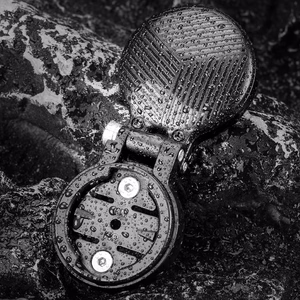Rockbros WT-2 rattakompuutri hoidik AirTagi pesaga – must