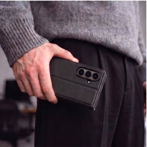 Tech-Protect Wallet ümbris mudelile Samsung Galaxy Z Fold 8 Ultra – must