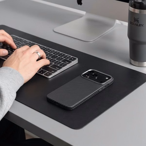 Tech-Protect Ion Carbon MagSafe ümbris iPhone 18 Pro / 17 Pro – must ja hõbedane