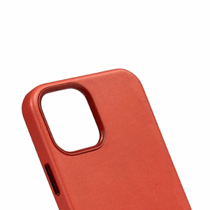 Crong Essential Cover Magnetic kunstnahast ümbris seadmele iPhone 12 Pro Max, MagSafe'iga, punane