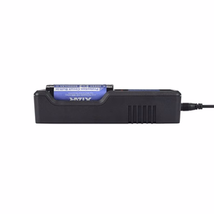 XTAR VC4 – USB-akulaadija, 4 pesa