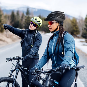 Wozinsky MTB jalgrattakiiver eemaldatava visiiri ja tagumise USB tulega M - must