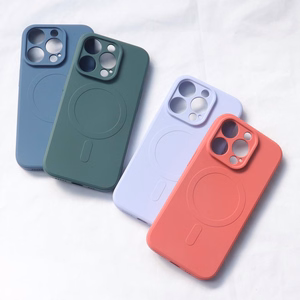 Совместимый с MagSafe силиконовый чехол для iPhone 15 Pro Silicone Case - фиолетовый