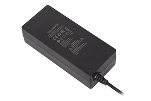 iBox IUZ120WA toiteadapter sisetingimustes 120 W must