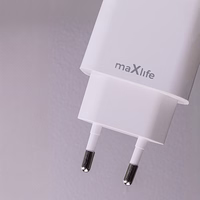 Maxlife MXTC-06-20AC PD QC laadija 1x USB-C 1x USB 20W valge + USB-C - Lightning kaabel 20W