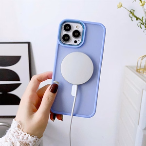 Magnetic Color Matte Ümbris jaoks iPhone 15 Plus - roheline