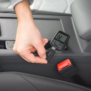 Bluetoothiga autosaatja USB-pesaga