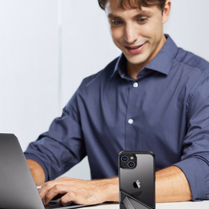 Ugreen LP634 Kickalus Protective Ümbris Hard Cover with Gel Frame and Built-in Alus jaoks iPhone 14 Plus (90925)