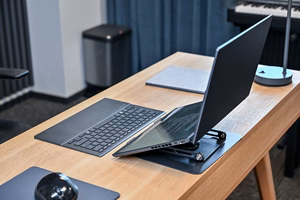 Reguleeritav, pööratav, ergonoomiline sülearvuti alus 10–17″ LAPTOP STAND ROTO MT2662
