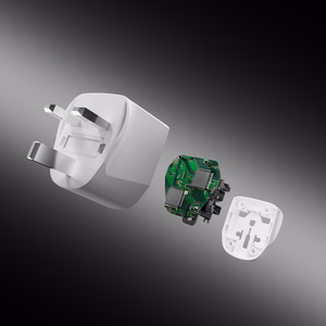 SBS UK Travel Adapter - Universal - Valge