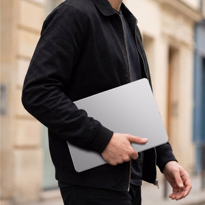 AmazingThing Titan kõva ümbris MacBook Air M5 16" jaoks - läbipaistev