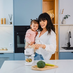 Momini YummyMaker 5-ühes imikutoidu aurutav blender isesteriliseerimisfunktsiooniga