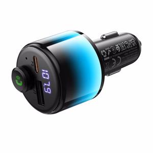 Must Hoco E166 Bluetooth-autosaatja 2 x USB-A ja USB-C pesaga ning QC 3.0 ja PD 42 W toega