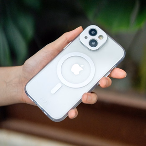 Moshi iGlaze MagSafe ümbris seadmele iPhone 15 Pro Max, Luna Silver värvitoonis