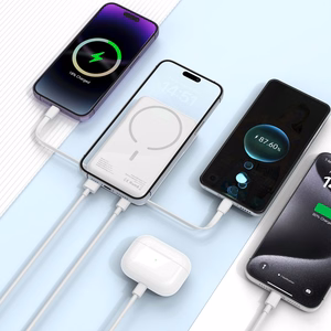 Tech-Protect LifeMag PB31 внешний аккумулятор с MagSafe 10000mAh 15W USB-C / USB-A / встроенные кабели USB-C / Lightning - Белый