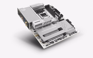 SAPPHIRE NITRO+ X870EA Phantomlink Polar