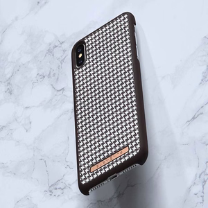Nordic Elements Saeson Idun Pattern 2 ümbris seadmele iPhone XS Max, tumepruun